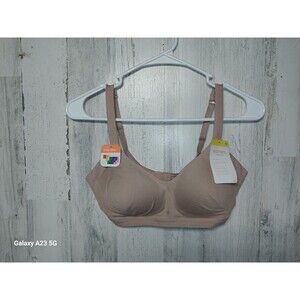Warner's Nude/Tan Seamless Wireless Bra